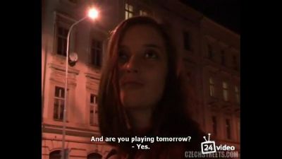 Czech Streets 43. Куколд сосет и дрочит
