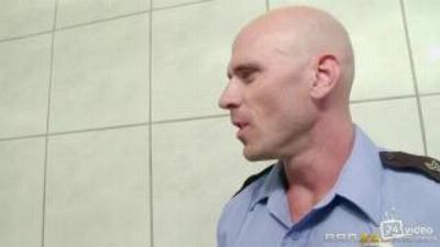 Плешивый и 2 зэчки Alex Chance, Cali. порно куни крупным планом