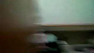 Сидя голой на полу сняла на телефон