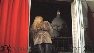 Веб камера порно. Парни сняли на улице умеющую трахаться блондинку