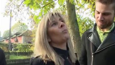 Два пикаппера сняли зрелую женщину в парке. видео голых